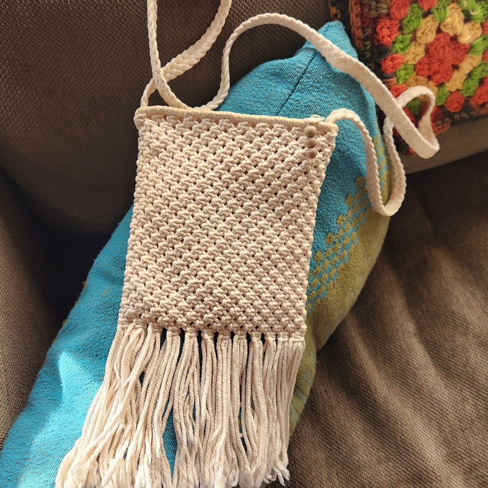 Handcrafted Cream‎ Crossbody Bag - Picture 5 of 5